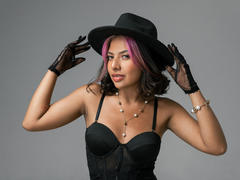 NinaDevillee from ImLive