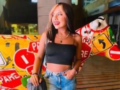 NinaDevillee - female with brown hair and  small tits webcam at ImLive