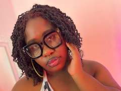 NinamiS - female with black hair webcam at xLoveCam