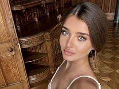 NittaDali - female with brown hair and  big tits webcam at xLoveCam