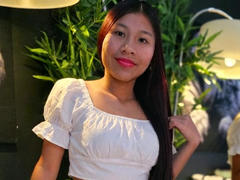 NizUsuga - female webcam at xLoveCam