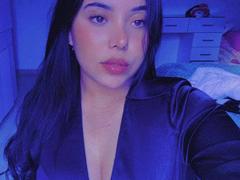 NoaBlossom - female with black hair webcam at xLoveCam
