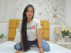 Noa_Stewart - female with black hair webcam at ImLive
