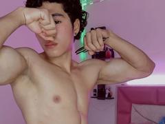 NoahJhoness - male webcam at LiveJasmin
