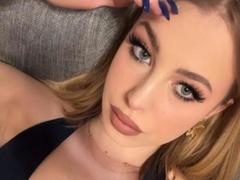 NoahSexy - blond female webcam at xLoveCam