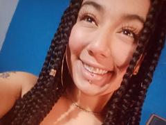 NoahTomson - female with black hair webcam at LiveJasmin