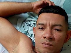 NoahWolf from xLoveCam