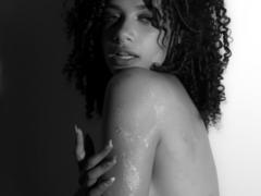 NoemiDawson - female with brown hair webcam at xLoveCam