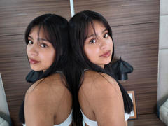 NoemiEvas - female with black hair webcam at xLoveCam