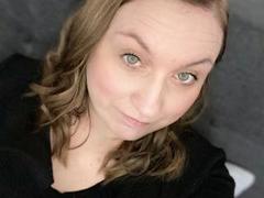 Noralina-hot - blond female webcam at xLoveCam