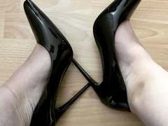 Noralina-hot - blond female webcam at xLoveCam