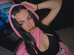 NouraMalvi - female with black hair and  big tits webcam at LiveJasmin