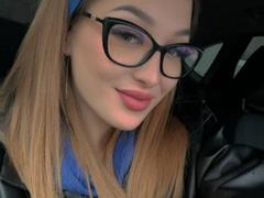 NovaKainn - female with brown hair webcam at xLoveCam