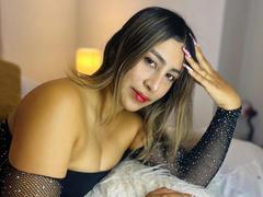 NovaQuenn - female with brown hair webcam at LiveJasmin