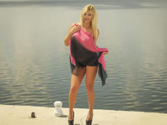 NynaShane - blond female with  big tits webcam at xLoveCam