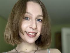 OaklynDobson - female with brown hair webcam at xLoveCam