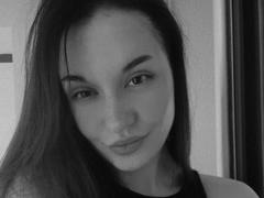OlaQueen - female with brown hair webcam at xLoveCam