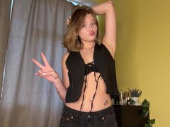OlimpiaWiatrek - blond female webcam at xLoveCam