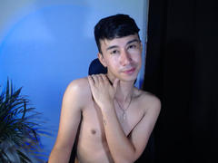 OliverHot69 - male webcam at xLoveCam