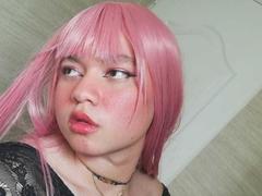 OliverPelman - blond shemale webcam at xLoveCam