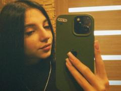 OliviaFoxy - female with black hair webcam at xLoveCam