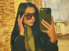 OliviaFoxy - female with black hair webcam at xLoveCam