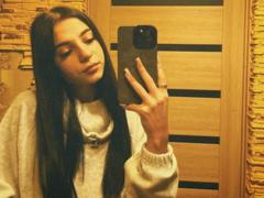 OliviaFoxy from xLoveCam