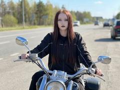 OliviaGilson - female with black hair webcam at LiveJasmin