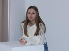 OliviaNash - female with brown hair webcam at LiveJasmin