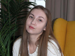OliviaNash - female with brown hair webcam at LiveJasmin