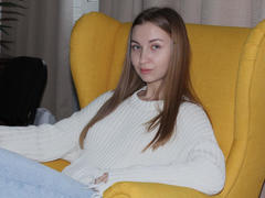 OliviaNash - female with brown hair webcam at LiveJasmin