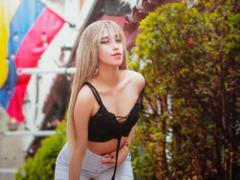 OliviaMonroee - female with brown hair webcam at xLoveCam