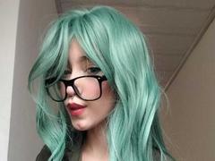 OliviaMonroee - female with brown hair webcam at xLoveCam