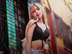 OliviaMonroee - female with brown hair webcam at xLoveCam