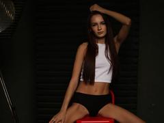 OliviaMuur - female with brown hair webcam at LiveJasmin