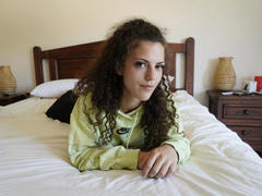 OliviaOcean-hot - female with black hair webcam at xLoveCam