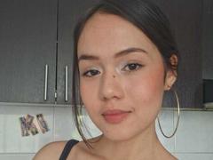 OliviaRossi - female with black hair webcam at xLoveCam