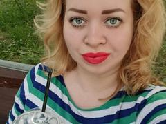 OliviaVerr - blond female with  big tits webcam at xLoveCam