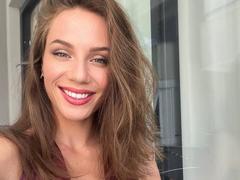 OliviaaDiamond - female with brown hair webcam at xLoveCam