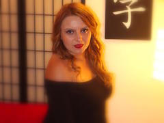 LuciaLue from xLoveCam