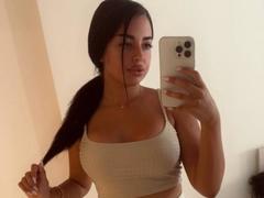 OlyviaDelight from xLoveCam