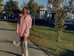 OlyviaDelight - female with black hair webcam at xLoveCam