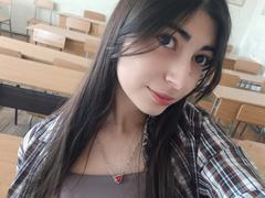 OnieAndreatta - female with black hair and  big tits webcam at xLoveCam