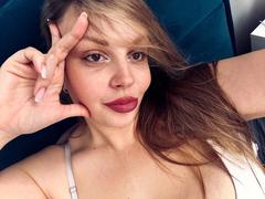 RoseMedina - female with brown hair and  big tits webcam at LiveJasmin