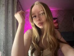 OraliaBeecken - female webcam at xLoveCam
