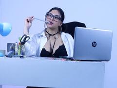 OrianaGarciax - female webcam at xLoveCam