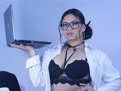 OrianaGarciax - female webcam at xLoveCam