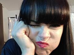 YourHottCutie - female with brown hair webcam at xLoveCam