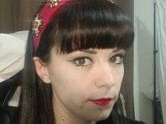 YourHottCutie - female with brown hair webcam at xLoveCam