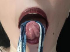 YourHottCutie - female with brown hair webcam at xLoveCam